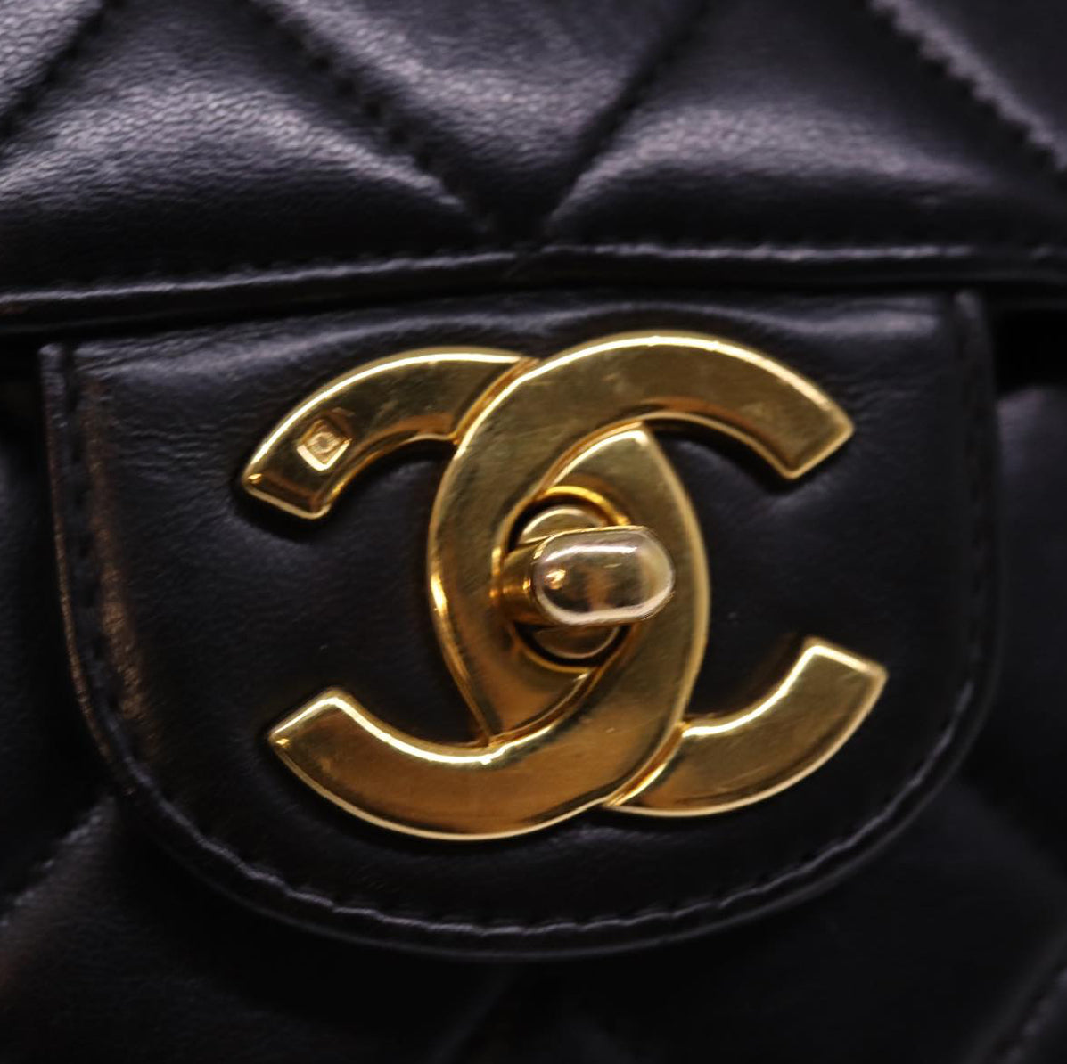 Chanel Lambskin Jumbo Half Flab Shoulderbag