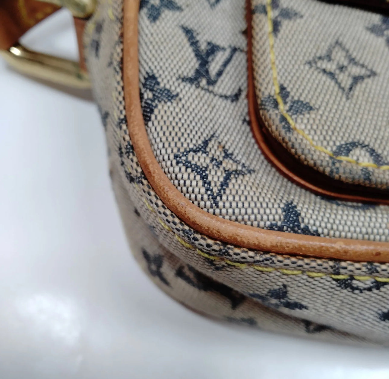 Louis Vuitton Christie Crossbody taske