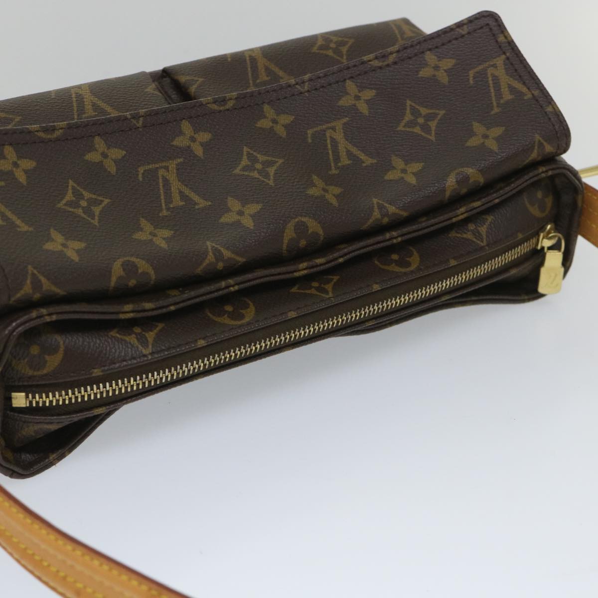 Louis Vuitton Viva Cite MM Monogram Shoulderbag