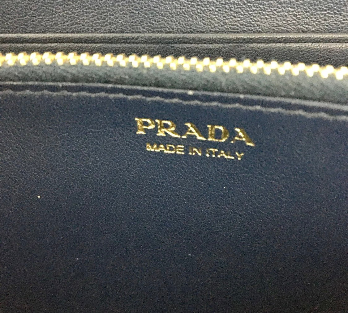 Prada Saffiano læder lynlås omkring lang tegnebog