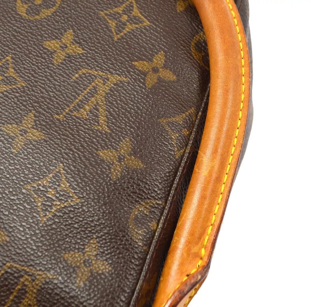 Louis Vuitton Looping MM Monogram Shoulderbag