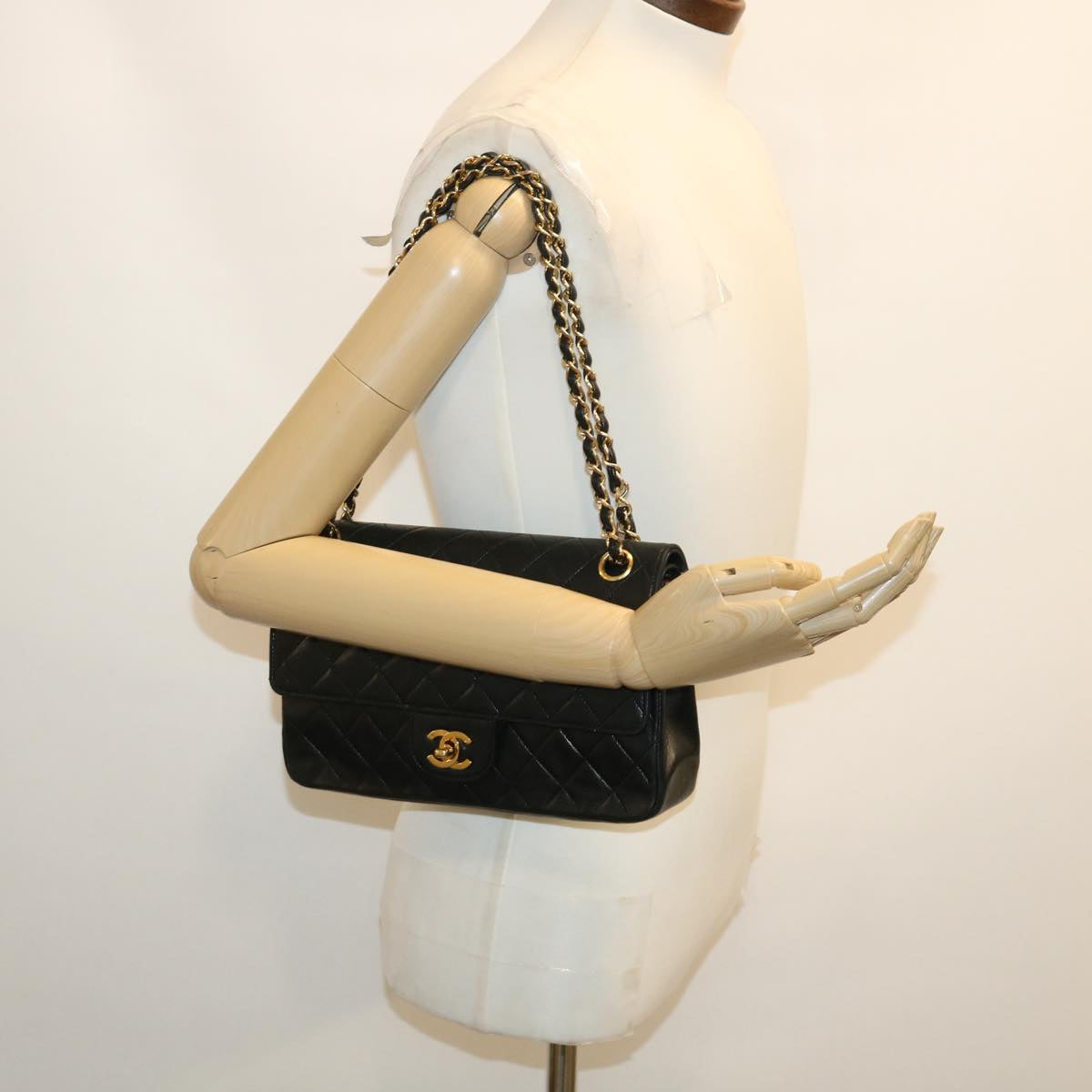 CHANEL Medium Black Quilted Double Flap 25 Lambskin Shoulderbag