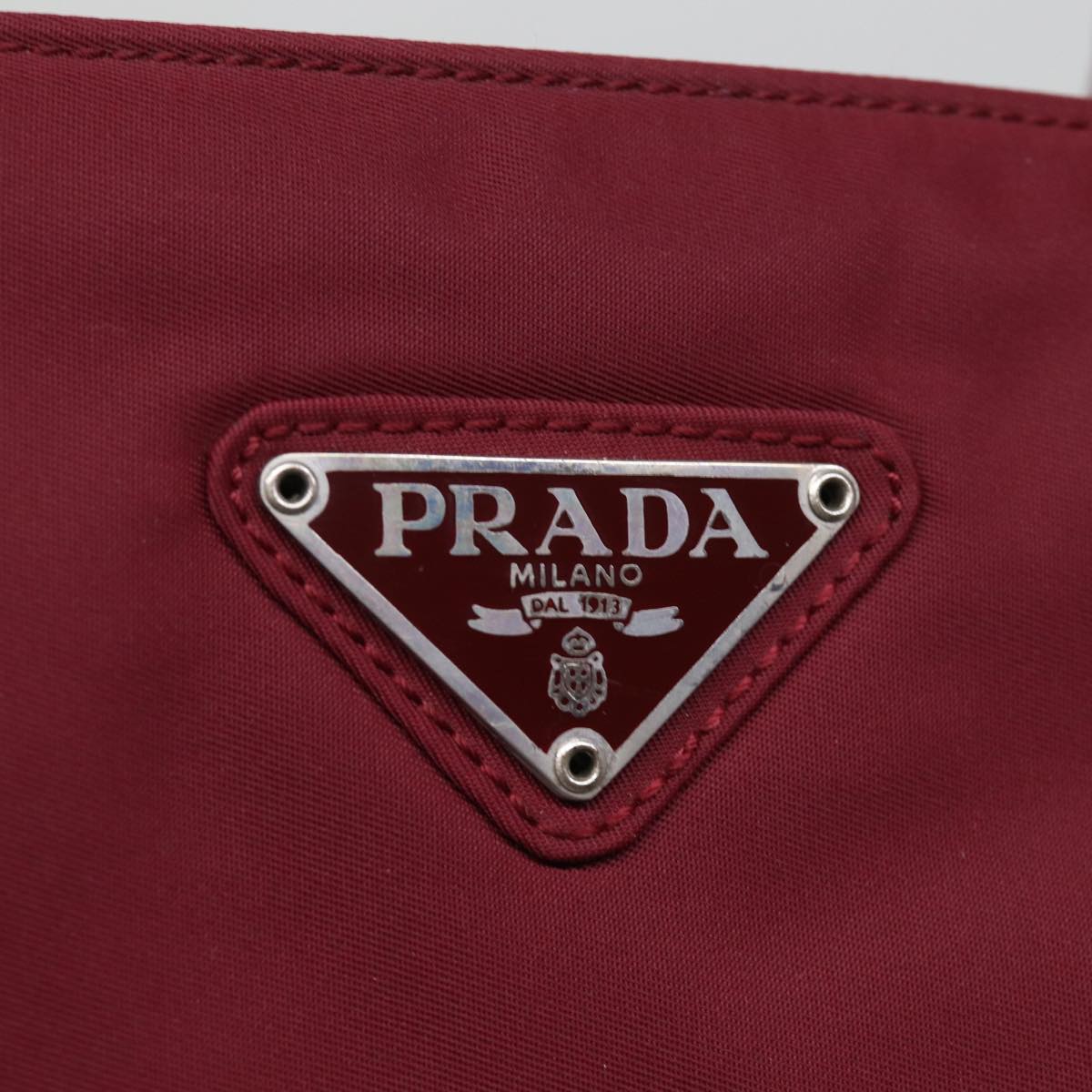 Prada axelväska i nylon