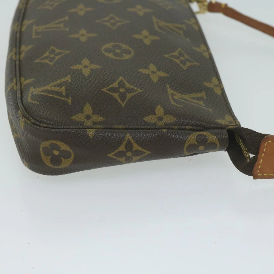 Louis Vuitton Pochette Accessories Monogram Shoulderbag